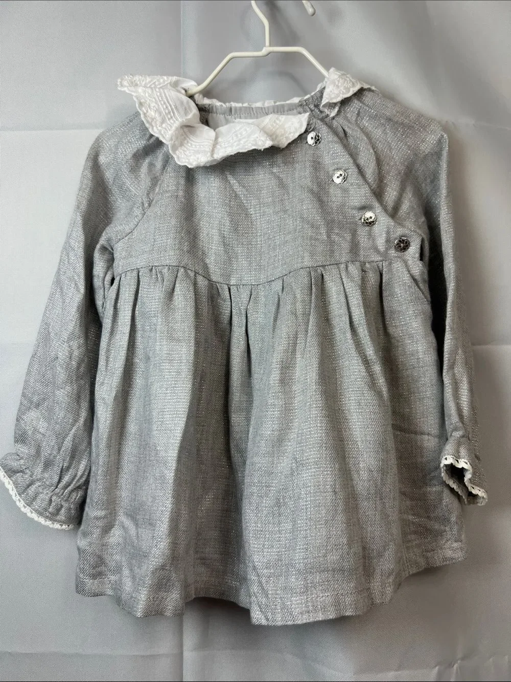 cupcakes & cashmere excellent preowned